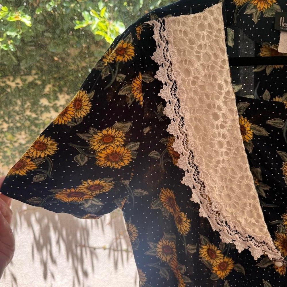 Vintage 90s Sunflower Cottagecore Babydoll Dress with Pearl Buttons - Picture 7 of 8
